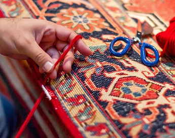 خدمات تخصصی و حرفه ای رفوی فرش در قالیشویی قزوین